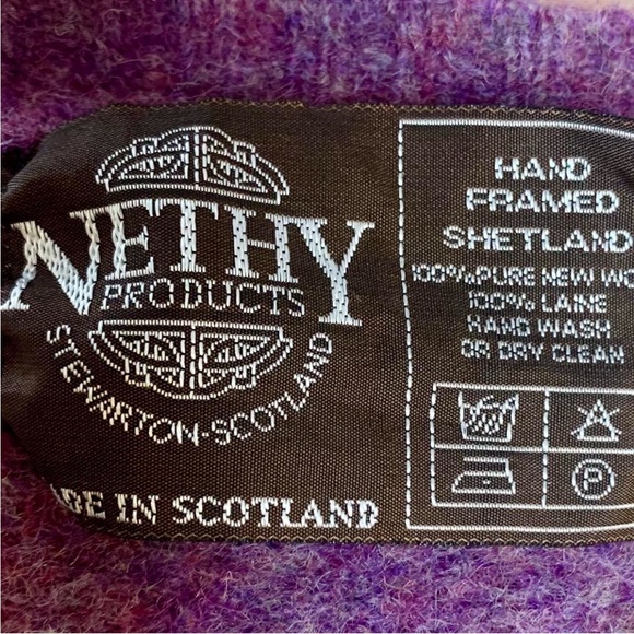 Lavender Scottish Shetland wool cardigan with pearl buttons, true vintage. - Picture 5 of 5